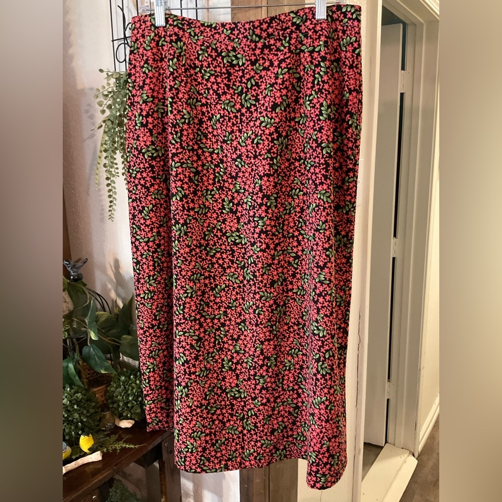 Sag Harbor Floral Midi Skirt - Red and Green - Picture 1 of 5